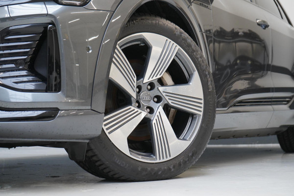 Audi Q8 e-tron 55 quattro 408pk S Edition 115 kWh | Head-Up | BTW | Panoramadak | Leder | Keyless | Trekhaak afn. | B&O