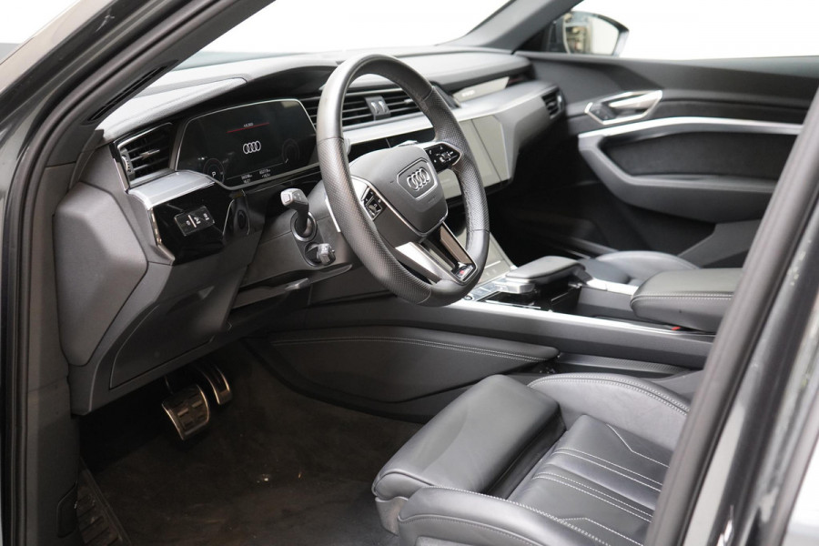Audi Q8 e-tron 55 quattro 408pk S Edition 115 kWh | Head-Up | BTW | Panoramadak | Leder | Keyless | Trekhaak afn. | B&O