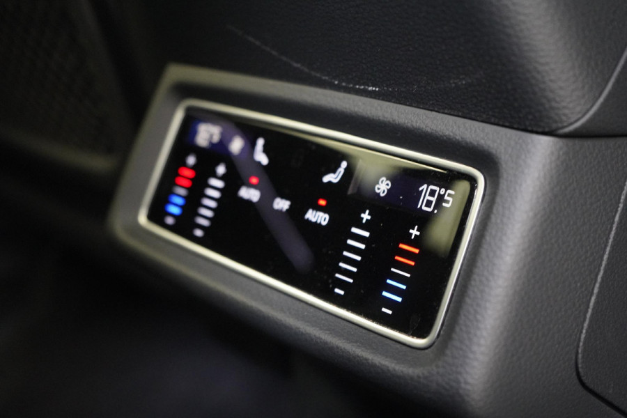 Audi Q8 e-tron 55 quattro 408pk S Edition 115 kWh | Head-Up | BTW | Panoramadak | Leder | Keyless | Trekhaak afn. | B&O