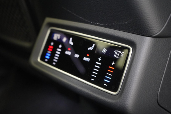 Audi Q8 e-tron 55 quattro 408pk S Edition 115 kWh | Head-Up | BTW | Panoramadak | Leder | Keyless | Trekhaak afn. | B&O