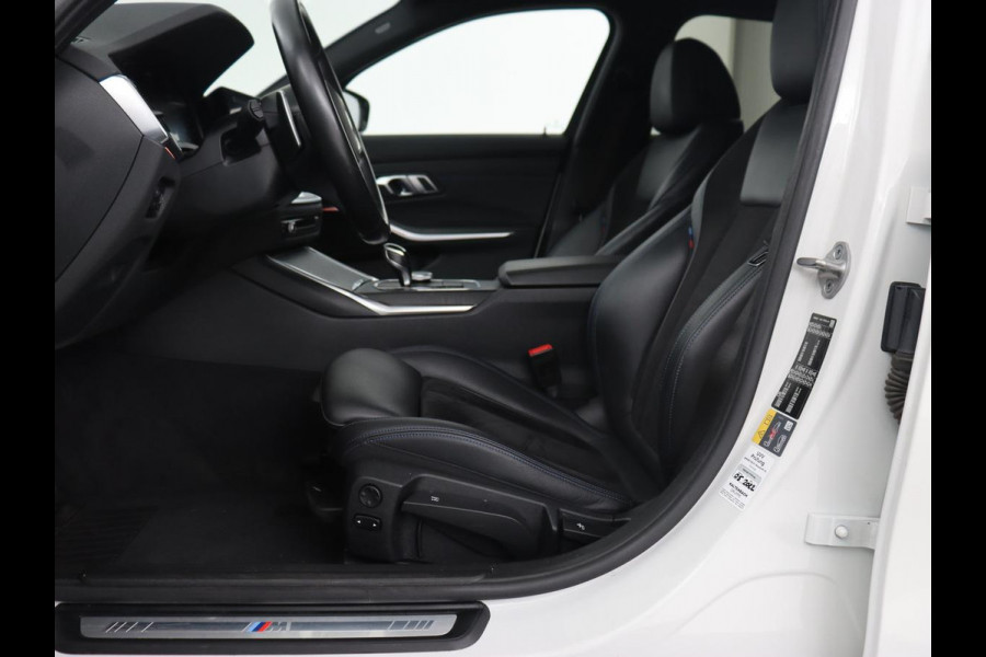BMW 3-serie 320e M Sport | Head-Up | LaserLight | Stoelverwarming | Adaptive cruise | Sfeerverlichting | Carplay | Sportstoelen