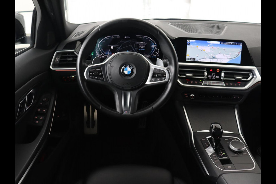 BMW 3-serie 320e M Sport | Head-Up | LaserLight | Stoelverwarming | Adaptive cruise | Sfeerverlichting | Carplay | Sportstoelen