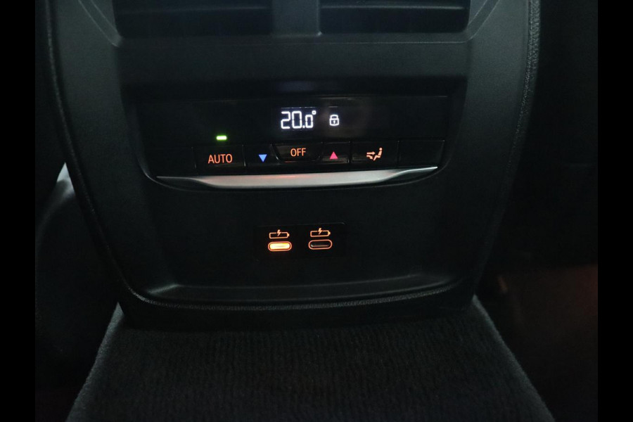 BMW 3-serie 320e M Sport | Head-Up | LaserLight | Stoelverwarming | Adaptive cruise | Sfeerverlichting | Carplay | Sportstoelen