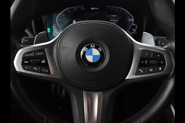 BMW 3-serie 320e M Sport | Head-Up | LaserLight | Stoelverwarming | Adaptive cruise | Sfeerverlichting | Carplay | Sportstoelen