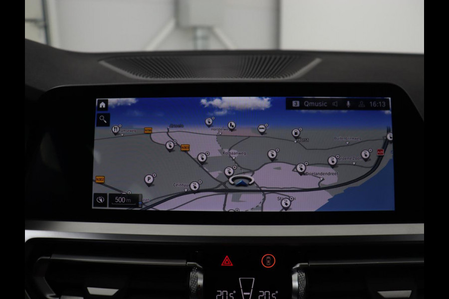 BMW 3-serie 320e M Sport | Head-Up | LaserLight | Stoelverwarming | Adaptive cruise | Sfeerverlichting | Carplay | Sportstoelen