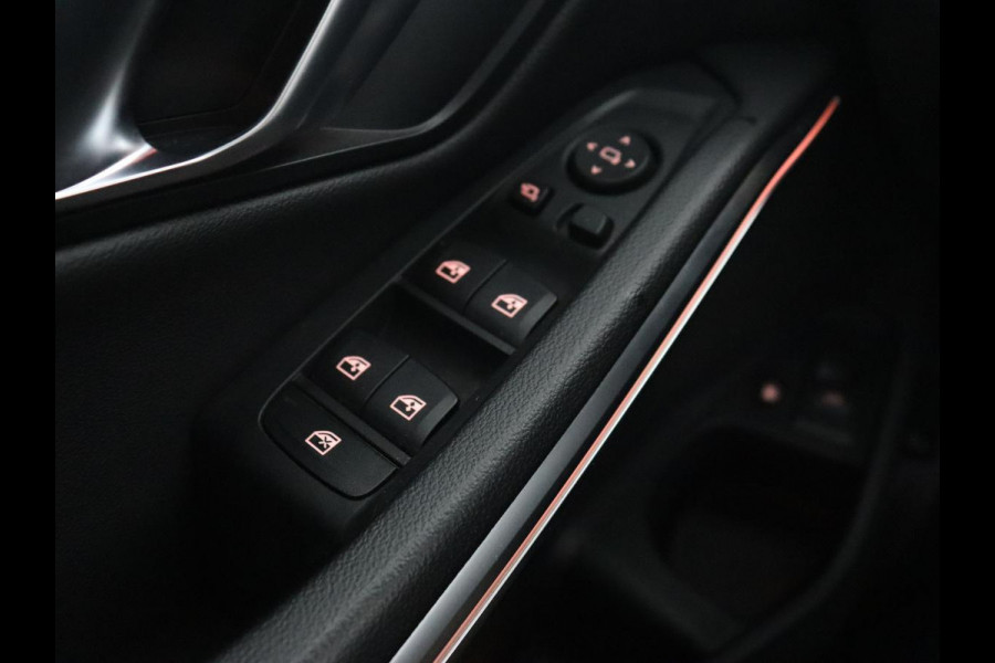 BMW 3-serie 320e M Sport | Head-Up | LaserLight | Stoelverwarming | Adaptive cruise | Sfeerverlichting | Carplay | Sportstoelen