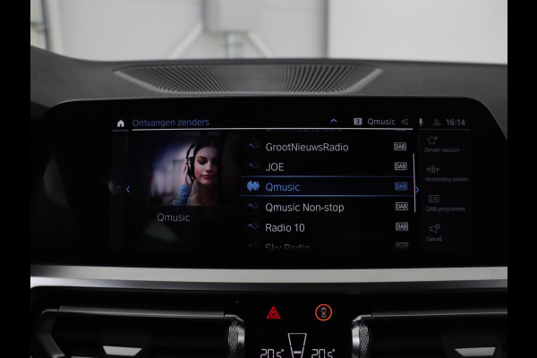 BMW 3-serie 320e M Sport | Head-Up | LaserLight | Stoelverwarming | Adaptive cruise | Sfeerverlichting | Carplay | Sportstoelen