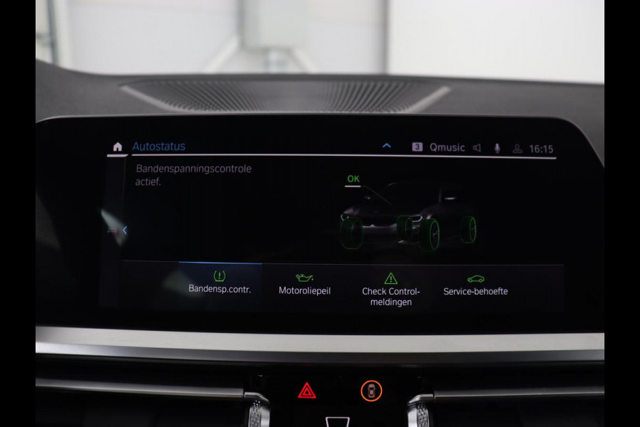 BMW 3-serie 320e M Sport | Head-Up | LaserLight | Stoelverwarming | Adaptive cruise | Sfeerverlichting | Carplay | Sportstoelen