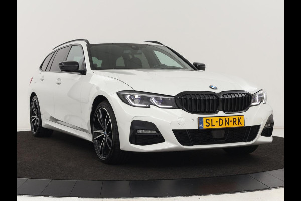 BMW 3-serie 320e M Sport | Head-Up | LaserLight | Stoelverwarming | Adaptive cruise | Sfeerverlichting | Carplay | Sportstoelen