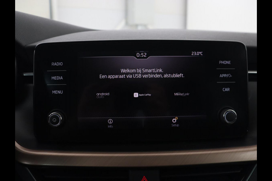 Škoda SCALA 1.0 TSI First Edition | Panoramadak | Stoelverwarming | Carplay | Full LED | Climate control | Keyless | Parkeerhulp