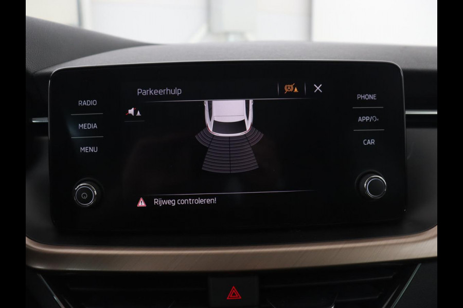 Škoda SCALA 1.0 TSI First Edition | Panoramadak | Stoelverwarming | Carplay | Full LED | Climate control | Keyless | Parkeerhulp