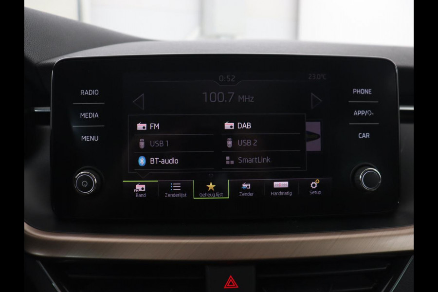 Škoda SCALA 1.0 TSI First Edition | Panoramadak | Stoelverwarming | Carplay | Full LED | Climate control | Keyless | Parkeerhulp