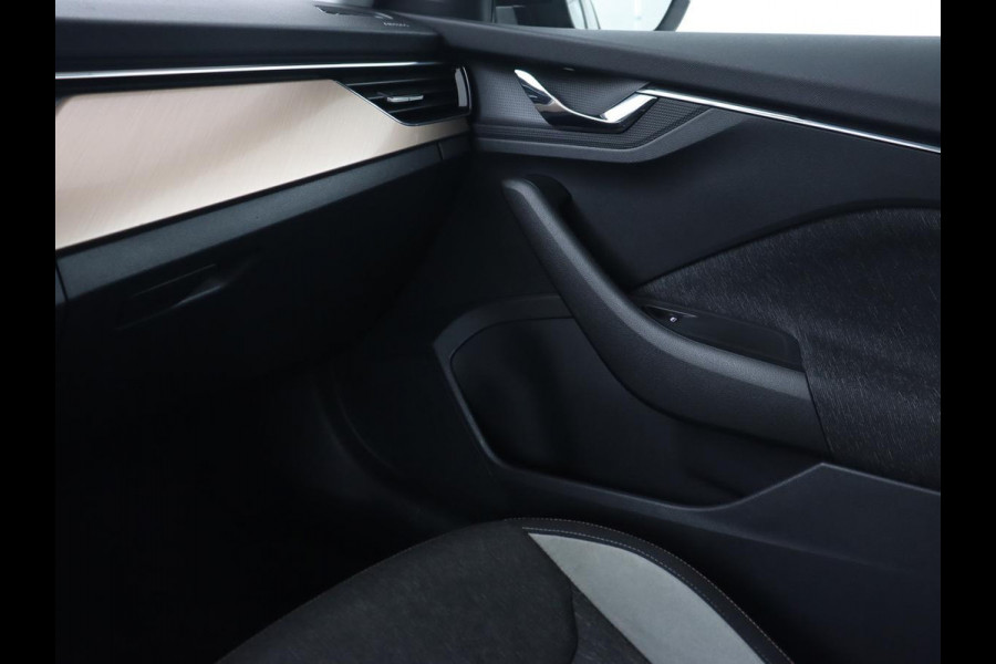 Škoda SCALA 1.0 TSI First Edition | Panoramadak | Stoelverwarming | Carplay | Full LED | Climate control | Keyless | Parkeerhulp