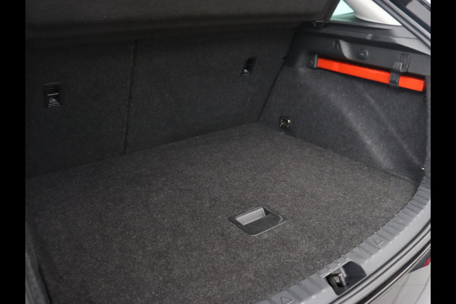 Škoda SCALA 1.0 TSI First Edition | Panoramadak | Stoelverwarming | Carplay | Full LED | Climate control | Keyless | Parkeerhulp