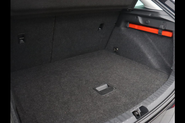 Škoda SCALA 1.0 TSI First Edition | Panoramadak | Stoelverwarming | Carplay | Full LED | Climate control | Keyless | Parkeerhulp