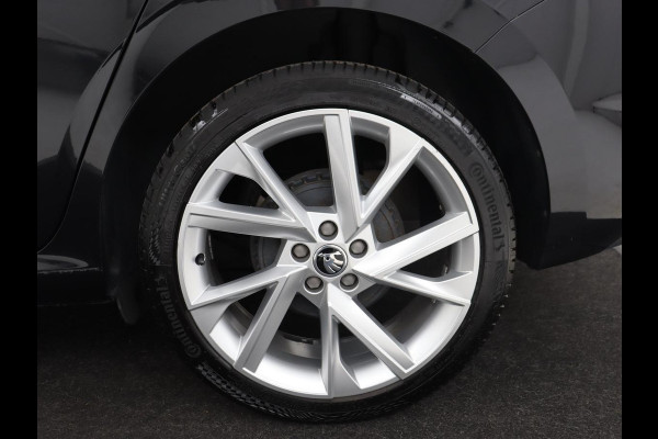 Škoda SCALA 1.0 TSI First Edition | Panoramadak | Stoelverwarming | Carplay | Full LED | Climate control | Keyless | Parkeerhulp