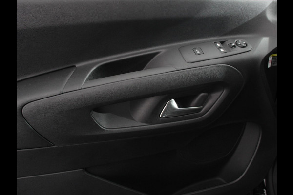 Opel Combo 1.5 BlueHDi 130 S&S L2 Automaat | Apple Carplay / Android Auto | Navigatie | Trekhaak | Airco | Camera | Cruise Control | Parkeersensoren V+A | DAB