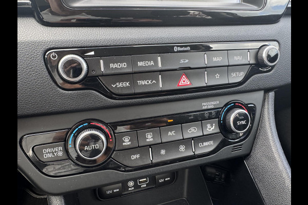 Kia Niro 1.6 GDi Hybrid DynamicLine | Trekhaak | Navigatie | Achteruitrijcamera |