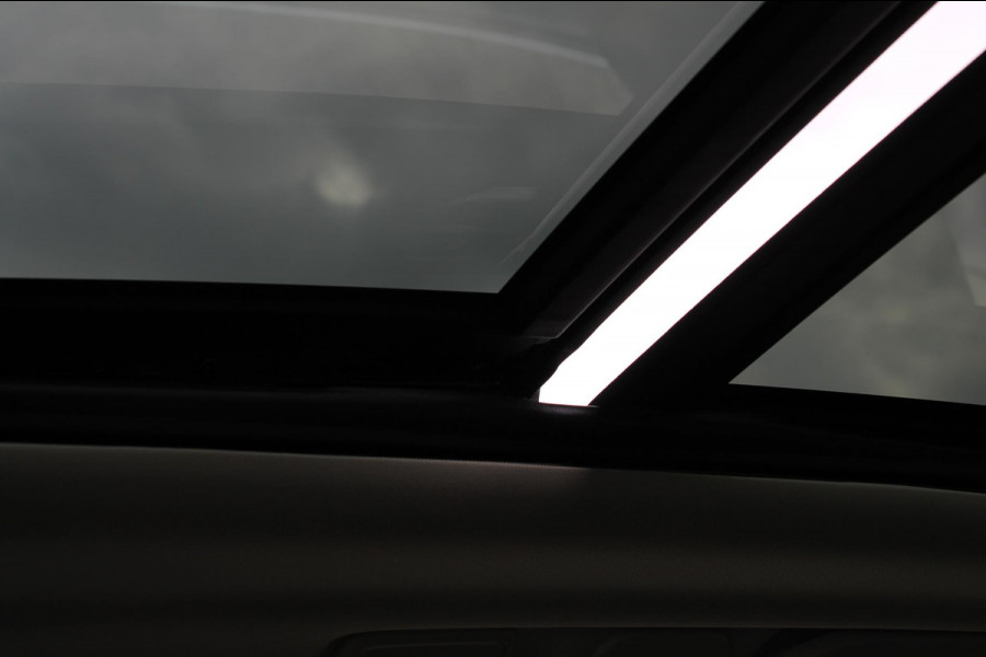 Volvo XC60 T6 350PK Automaat AWD Ultimate Bright Head up display / Google infotainment / Panoramisch schuif-kanteldak / Lederen bekleding / 20" lichtmetalen velgen / Apple Carplay