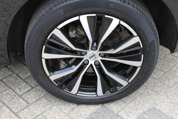 Volvo XC60 T6 350PK Automaat AWD Ultimate Bright Head up display / Google infotainment / Panoramisch schuif-kanteldak / Lederen bekleding / 20" lichtmetalen velgen / Apple Carplay