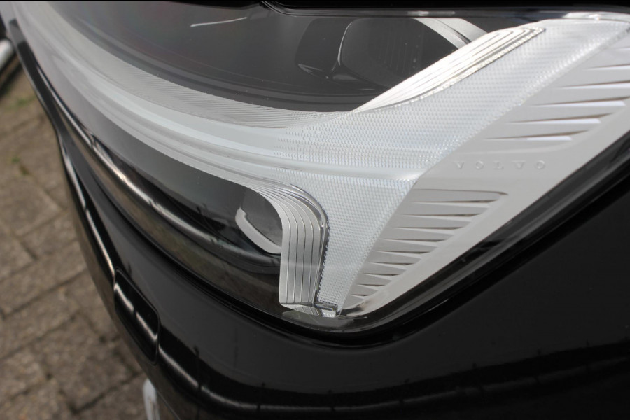 Volvo XC60 T6 350PK Automaat AWD Ultimate Bright Head up display / Google infotainment / Panoramisch schuif-kanteldak / Lederen bekleding / 20" lichtmetalen velgen / Apple Carplay