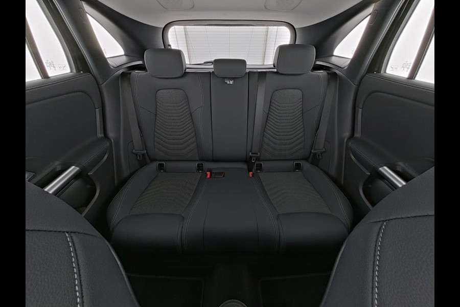 Mercedes-Benz GLA 250 e Face Lift Plug-In Hybride | Progressive Line Advanced | Burmester® | Dodehoek Assist | Memory Voorstoelen | Stuur en Stoelverwarming | Ledkoplampen | Inclusief 24 maanden MB Certified garantie voor Europa.