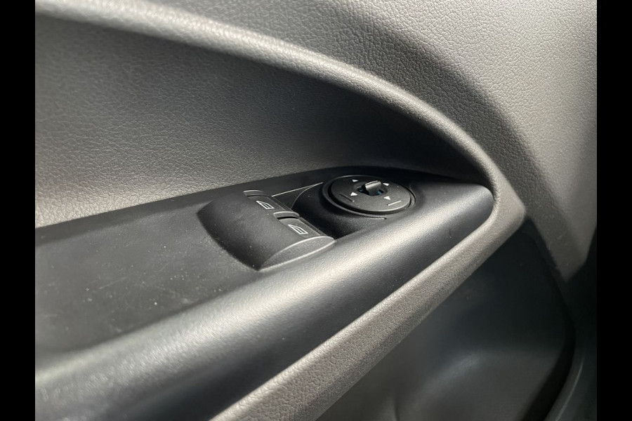 Ford Transit Connect 1.5 E6 120pk Automaat Limited 3-zits BPM Vrij! Lease €296 p/m, Airco Climatronic, Parkeersensoren, Navigatie + Camera, Led koplampen, Trekhaak.