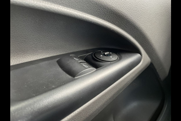 Ford Transit Connect 1.5 E6 120pk Automaat Limited 3-zits BPM Vrij! Lease €296 p/m, Airco Climatronic, Parkeersensoren, Navigatie + Camera, Led koplampen, Trekhaak.