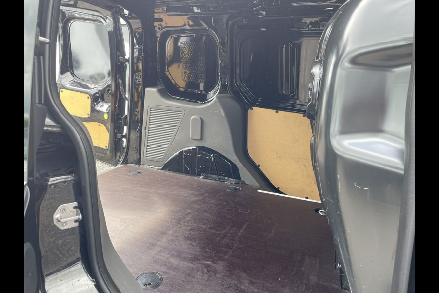 Ford Transit Connect 1.5 E6 120pk Automaat Limited 3-zits BPM Vrij! Lease €296 p/m, Airco Climatronic, Parkeersensoren, Navigatie + Camera, Led koplampen, Trekhaak.