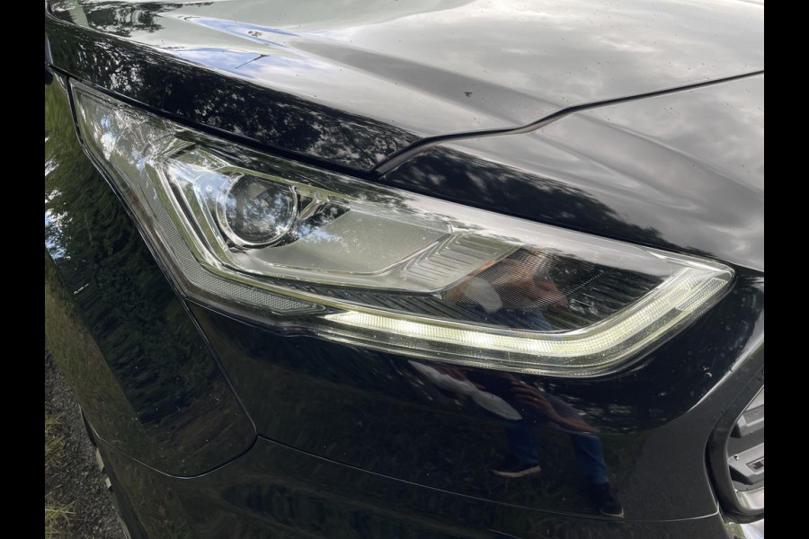 Ford Transit Connect 1.5 E6 120pk Automaat Limited 3-zits BPM Vrij! Lease €296 p/m, Airco Climatronic, Parkeersensoren, Navigatie + Camera, Led koplampen, Trekhaak.