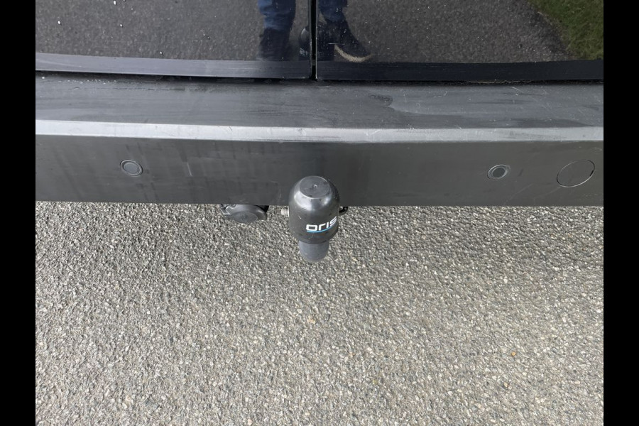 Ford Transit Connect 1.5 E6 120pk Automaat Limited 3-zits BPM Vrij! Lease €296 p/m, Airco Climatronic, Parkeersensoren, Navigatie + Camera, Led koplampen, Trekhaak.