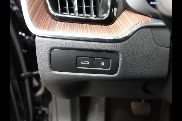 Volvo XC60 2.0 T6 398pk Plug-in hybrid AWD Ultimate Dark | DEMO ! | Bowers &Wilkins Premium Sound system | Navigatie Google | Panorama dak | Camera | Extra Getint glas | Stoelen met massage functie