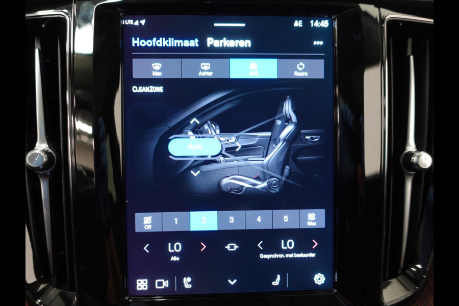 Volvo XC60 2.0 T6 398pk Plug-in hybrid AWD Ultimate Dark | DEMO ! | Bowers &Wilkins Premium Sound system | Navigatie Google | Panorama dak | Camera | Extra Getint glas | Stoelen met massage functie
