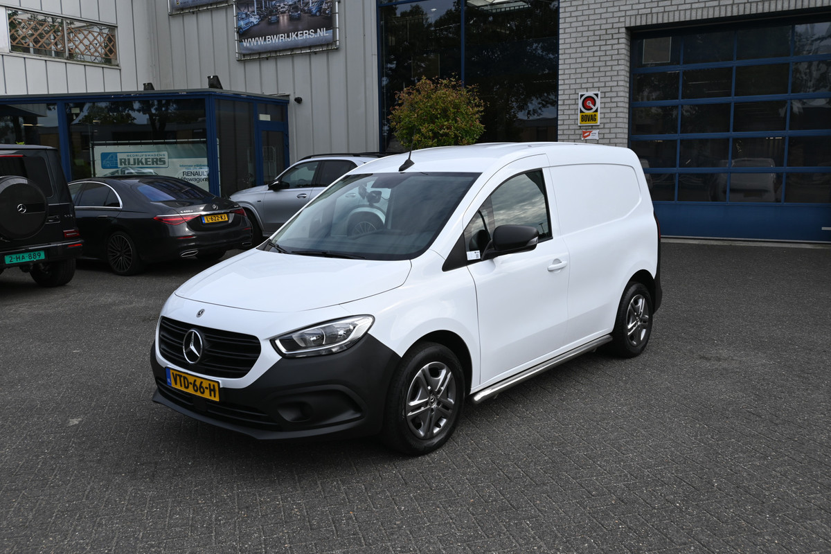 Mercedes-Benz Citan 108 CDI L1 Pro MBUX met camera en smartphone integratie, Sidebars Mercedes-Benz Citan 108 CDI L1 Pro MBUX met camera en smartphone integratie, Sidebars