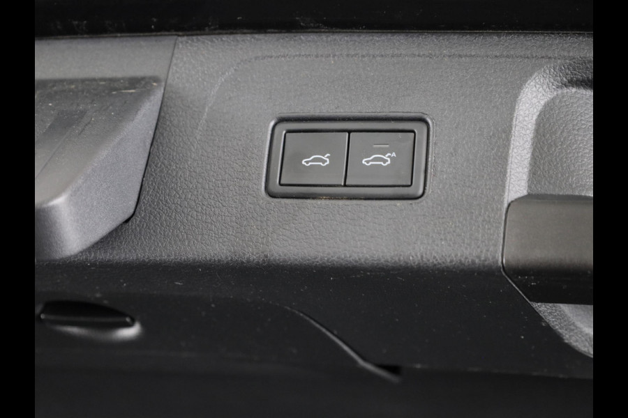 Volkswagen Passat 1.4 TSI PHEV GTE Style 218 pk Automaat (DSG) | Navigatie | Panoramadak | Parkeersensoren (Park assist) | Achteruitrijcamera | Matrix LED koplampen | Stoelverwarming v/a |