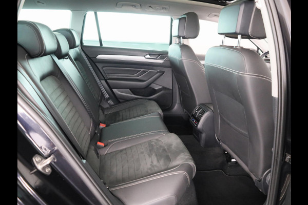 Volkswagen Passat 1.4 TSI PHEV GTE Style 218 pk Automaat (DSG) | Navigatie | Panoramadak | Parkeersensoren (Park assist) | Achteruitrijcamera | Matrix LED koplampen | Stoelverwarming v/a |