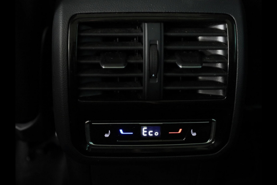Volkswagen Passat 1.4 TSI PHEV GTE Style 218 pk Automaat (DSG) | Navigatie | Panoramadak | Parkeersensoren (Park assist) | Achteruitrijcamera | Matrix LED koplampen | Stoelverwarming v/a |