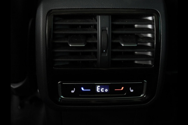 Volkswagen Passat 1.4 TSI PHEV GTE Style 218 pk Automaat (DSG) | Navigatie | Panoramadak | Parkeersensoren (Park assist) | Achteruitrijcamera | Matrix LED koplampen | Stoelverwarming v/a |
