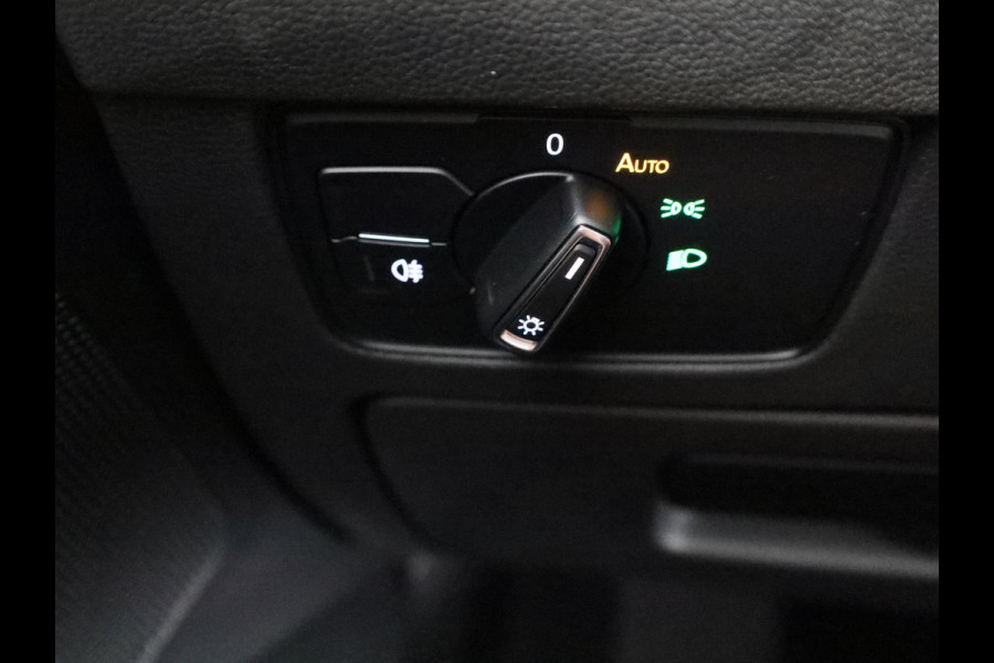 Volkswagen Passat 1.4 TSI PHEV GTE Style 218 pk Automaat (DSG) | Navigatie | Panoramadak | Parkeersensoren (Park assist) | Achteruitrijcamera | Matrix LED koplampen | Stoelverwarming v/a |