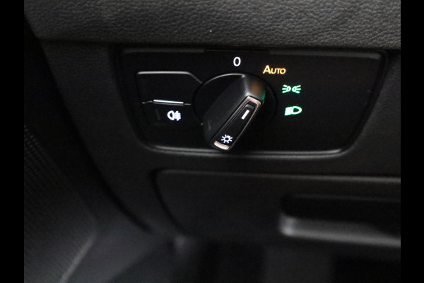 Volkswagen Passat 1.4 TSI PHEV GTE Style 218 pk Automaat (DSG) | Navigatie | Panoramadak | Parkeersensoren (Park assist) | Achteruitrijcamera | Matrix LED koplampen | Stoelverwarming v/a |