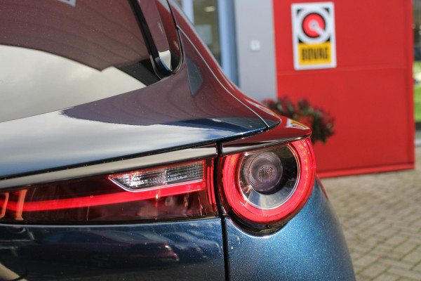 Mazda CX-30 2.0 e-SkyActiv-X MILD Hybrid 187PK HOMURA | DRAADLOOS APPLE CARPLAY/ANDROID AUTO | FULL LED KOPLAMPEN | DAB+ RADIO | CLIMATE CONTROL | STOEL VERWARMING | ADAPTIVE CRUISE CONTROL | LICHTMETALEN VELGEN BLACK | ALL SEASON BANDEN | DODEHOEK DETECTIE | ELEKTRISCHE ACHTERKLEP | STOEL VERWARMING |