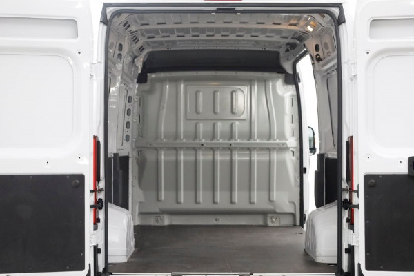 Fiat Ducato 30 2.2 MultiJet 140pk L2H2 Airco/PDC 02-2023