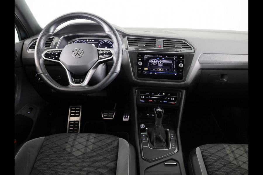 Volkswagen Tiguan 1.5 TSI R-Line Business+ 150PK | Automaat (DSG) | Panoramadak | Navigatie | 20 Inch | Spiegelpakket | Camera