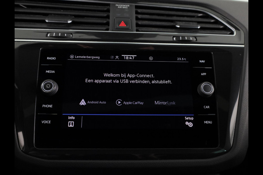 Volkswagen Tiguan 1.5 TSI R-Line Business+ 150PK | Automaat (DSG) | Panoramadak | Navigatie | 20 Inch | Spiegelpakket | Camera