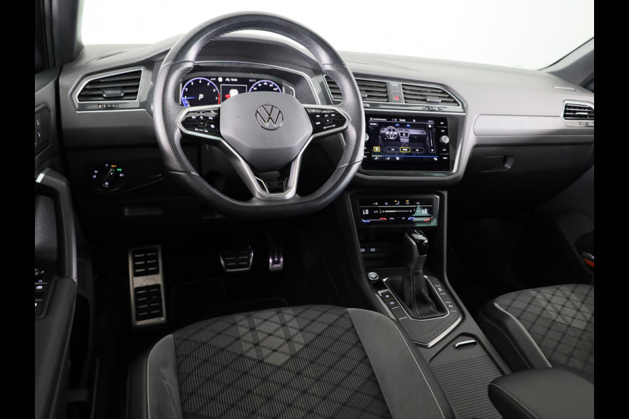 Volkswagen Tiguan 1.5 TSI R-Line Business+ 150PK | Automaat (DSG) | Panoramadak | Navigatie | 20 Inch | Spiegelpakket | Camera