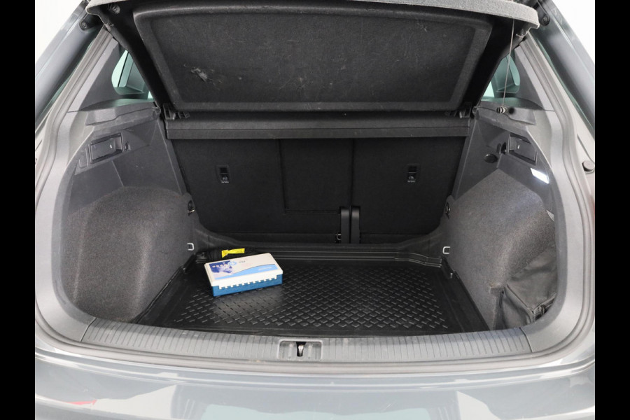 Volkswagen Tiguan 1.5 TSI R-Line Business+ 150PK | Automaat (DSG) | Panoramadak | Navigatie | 20 Inch | Spiegelpakket | Camera