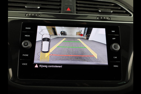 Volkswagen Tiguan 1.5 TSI R-Line Business+ 150PK | Automaat (DSG) | Panoramadak | Navigatie | 20 Inch | Spiegelpakket | Camera
