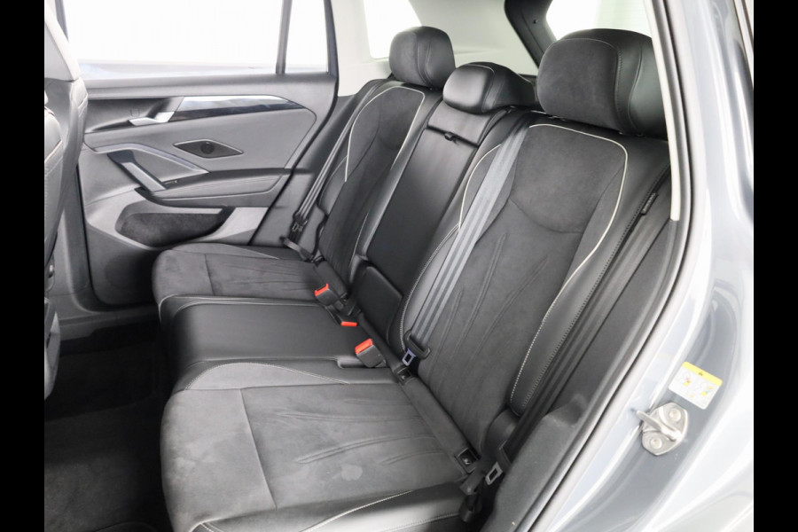 Volkswagen Tiguan 1.5 eTSI Elegance 150 pk Automaat (DSG) | Navigatie | Elektr. trekhaak | Parkeersensoren (Park assist) | Rondomzicht camera | Matrix LED koplampen |
