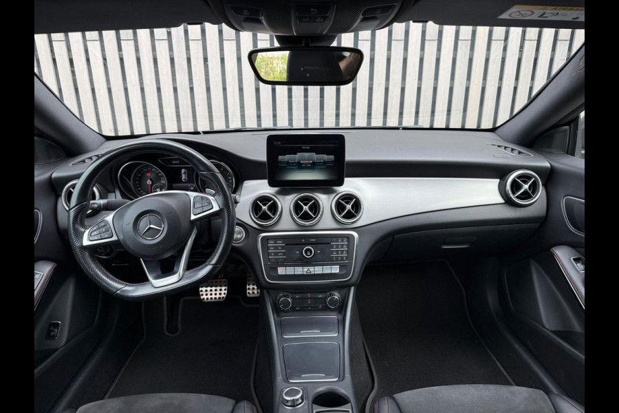 Mercedes-Benz CLA-Klasse 180 Business Solution AMG pakket