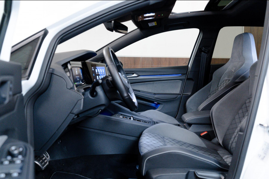 Volkswagen Golf 1.5 eTSI 3x R-Line Pano|IQ|ACC|AppleCarplay|Trekhaak